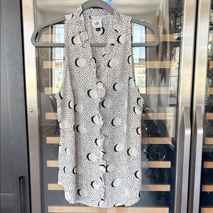 CAbi Black & White Sleeveless Moon-Print Button Blouse